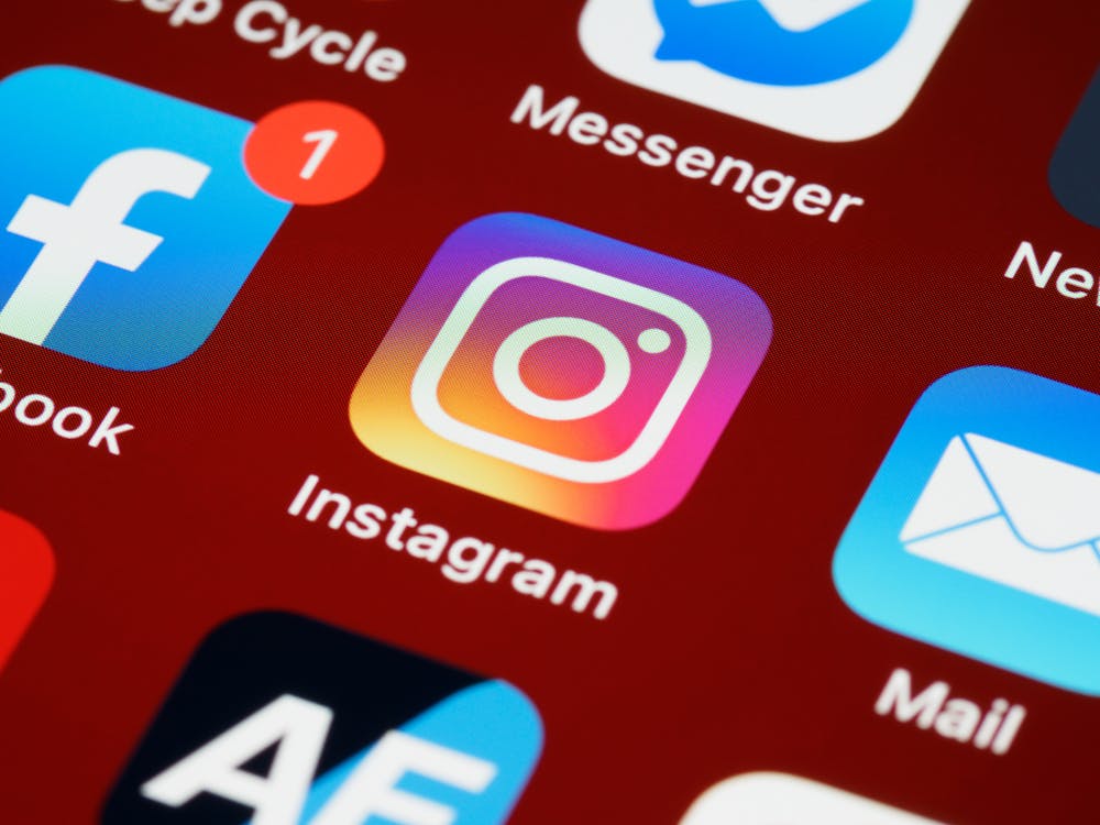 Facebook and Instagram Down in India: Unpacking the Digital Chaos